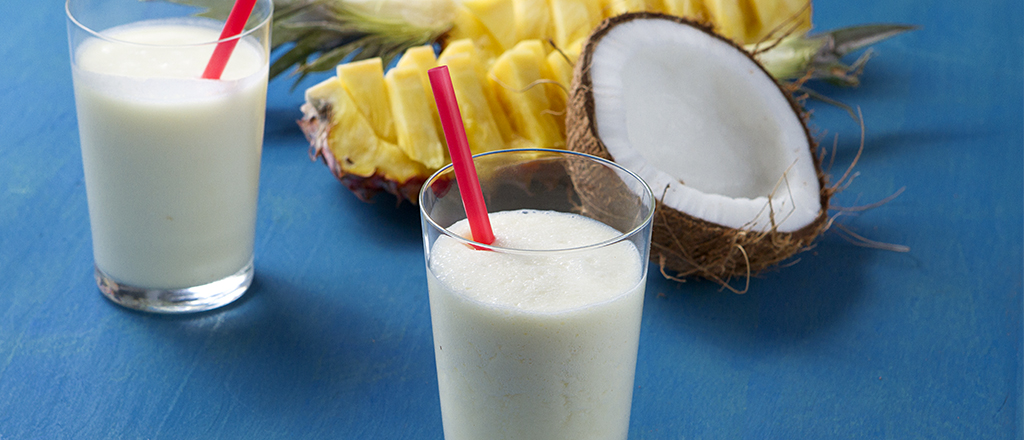 Shake refrescante de abacaxi e coco